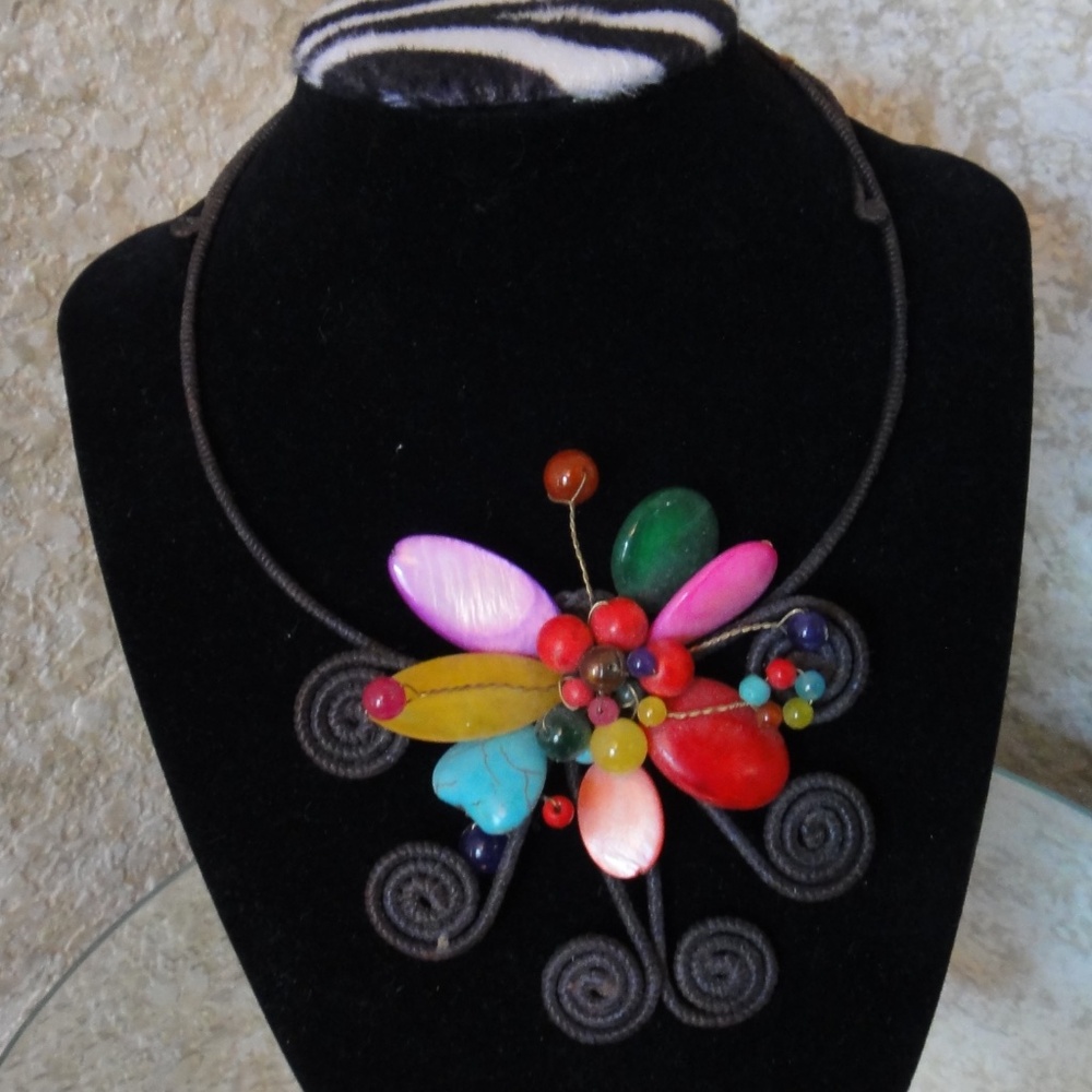 Flower Corder Necklace